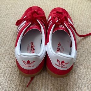 Adidas Gazelle sneakers W 8.5/M 7.5 Scarlet red